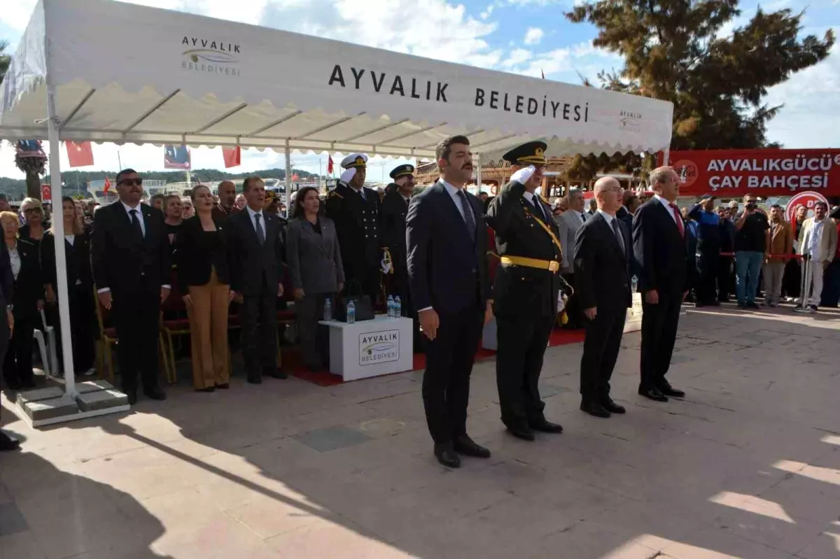 Ayvalık\'ta Cumhuriyetin 102. Yıldönümü Coşku ile Kutlandı