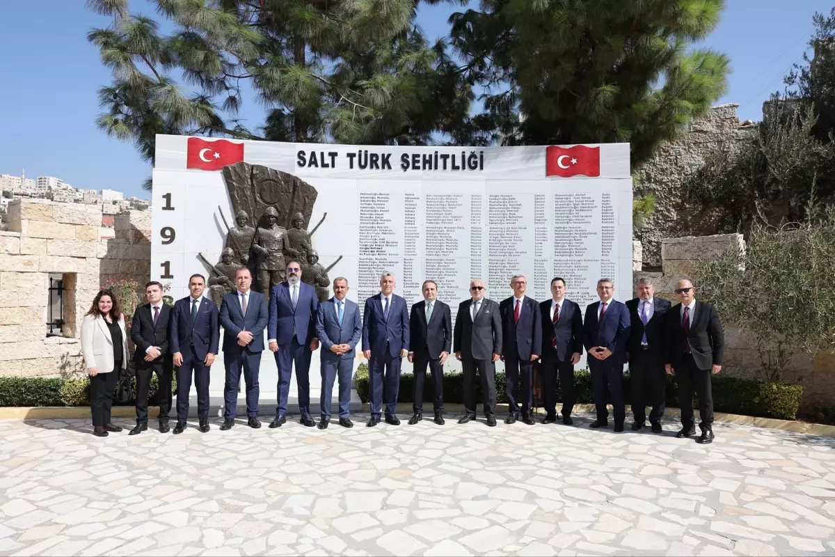 Ticaret Bakanı Ömer Bolat, Ürdün\'de Salt Türk Şehitliği\'ni Ziyaret Etti