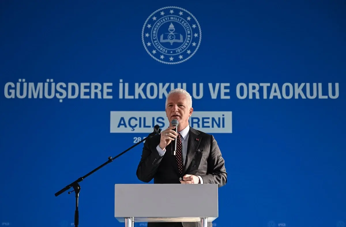Bakan Tekin, Sarıyer\'de Gümüşdere İlkokulu ve Ortaokulu\'nun açılış töreninde konuştu Açıklaması