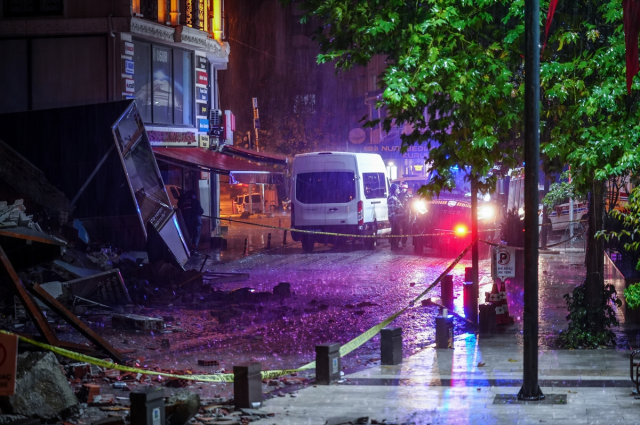 Balıkesir beşik gibi! 6.1'lik deprem sonrası 100'den fazla artçı meydana geldi Balıkesir beşik gibi! 6.1'lik deprem sonrası 100'den fazla artçı meydana geldi