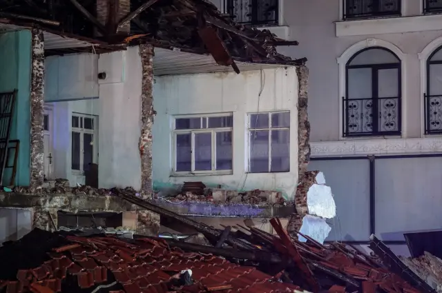 Balıkesir beşik gibi! 6.1'lik deprem sonrası 100'den fazla artçı meydana geldi Balıkesir beşik gibi! 6.1'lik deprem sonrası 100'den fazla artçı meydana geldi