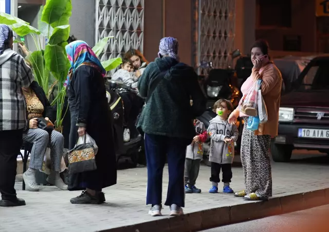 Balıkesir Sındırgı'da 6.1 büyüklüğünde deprem Balıkesir Sındırgı'da 6.1 büyüklüğünde deprem