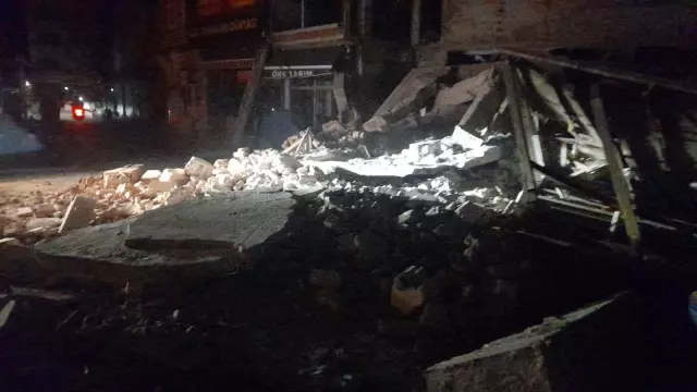 Balıkesir Sındırgı'da 6.1 büyüklüğünde deprem Balıkesir Sındırgı'da 6.1 büyüklüğünde deprem