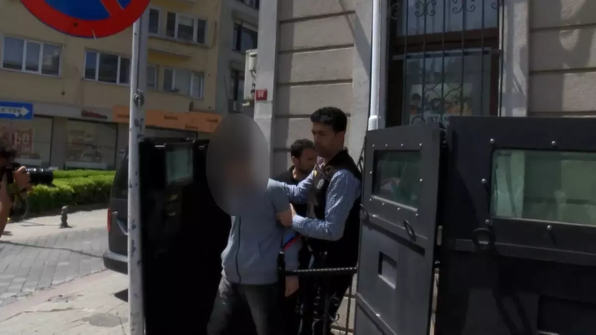 Kadıköy\'de Bıçaklama Davasında 2 Sanığa 24 Yıl Hapis