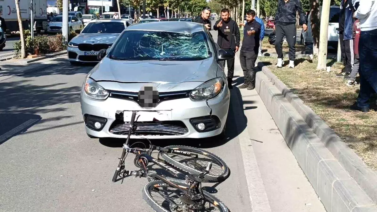 Batman\'da otomobil bisikletliye çarptı: ağır yaralı