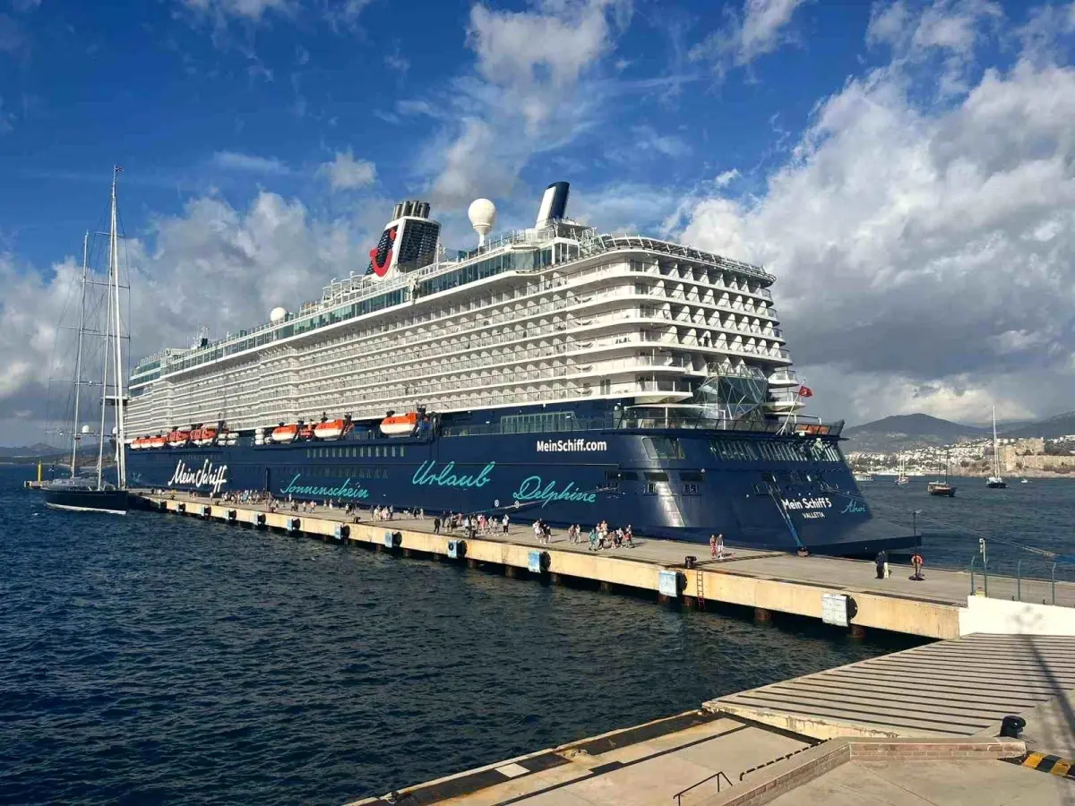 Mein Schiff 5 Bodrum\'a Geldi
