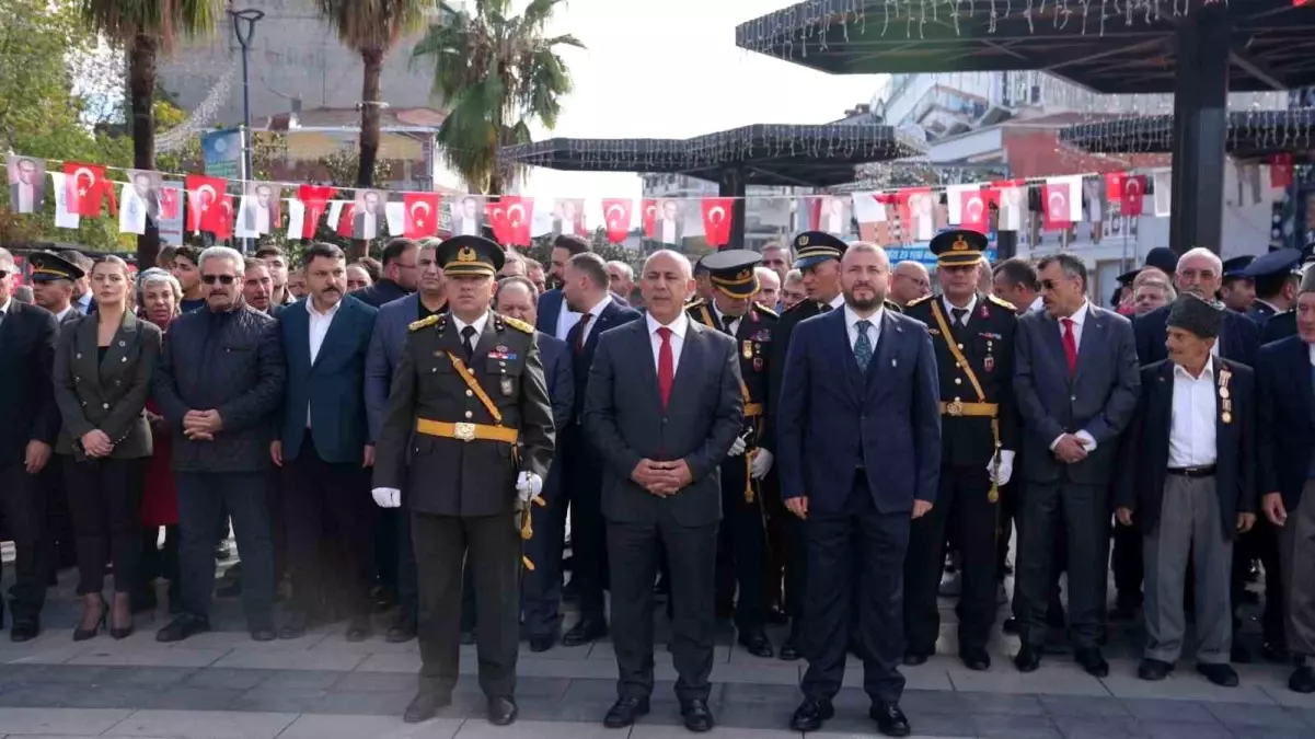 Cumhuriyet\'in 102. Yılı Arnavutköy\'de Coşkuyla Kutlandı