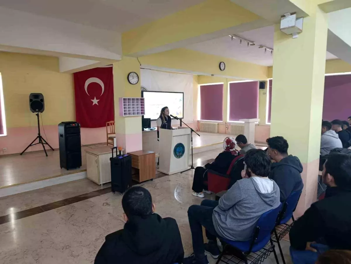 Edremit MYO\'nda Narkorehber Eğitimi