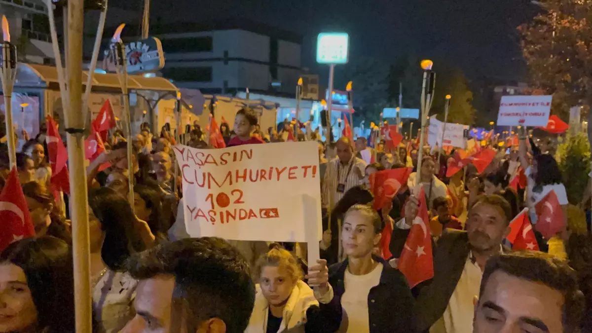 TED Hatay Koleji’nden Meşaleli Fener Alayı