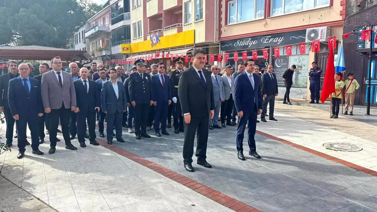 Havran\'da Cumhuriyetin 102. Yılı kutlamaları çelenk sunma töreniyle başladı