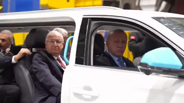 İlk kez görücüye çıktı! Cumhurbaşkanı Erdoğan törene Togg'un özel versiyonu ile geldi