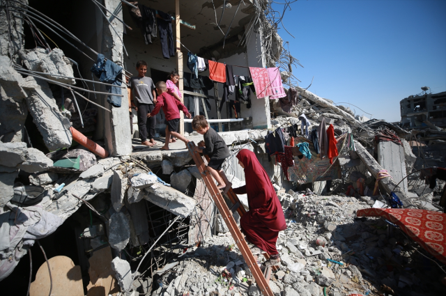 İsrail, Gazze'yi bombalıyor! Hamas'tan ilk açıklama geldi