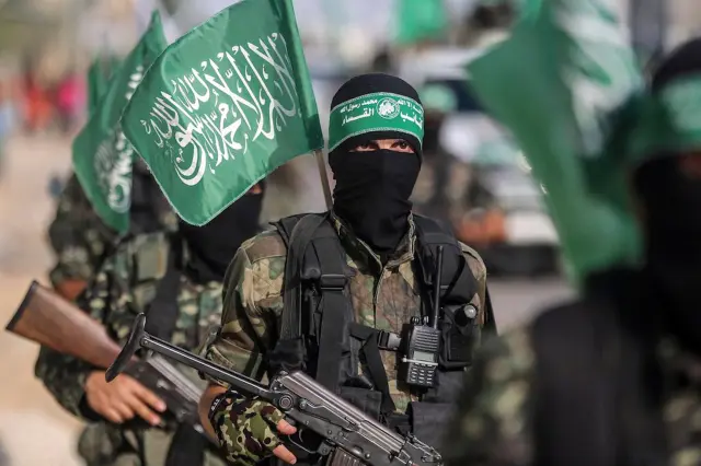 İsrail, Gazze'yi bombalıyor! Hamas'tan ilk açıklama geldi