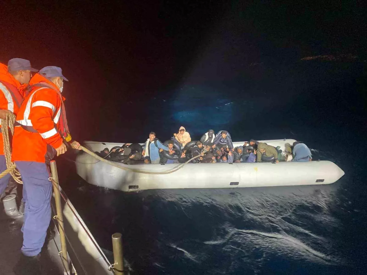 Foça Açıklarında 86 Düzensiz Göçmen Yakalandı