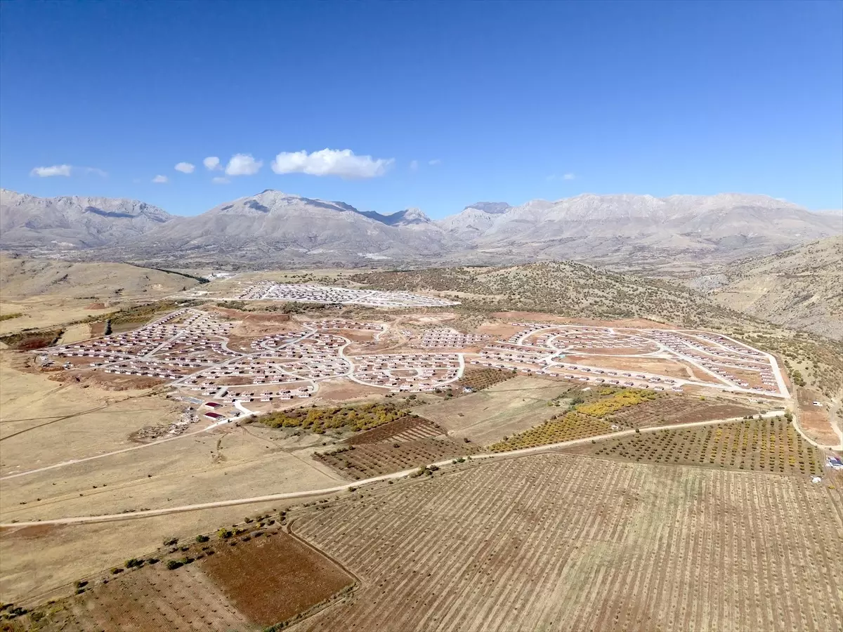 Doğanşehir\'de 373 Konut Teslim Edildi