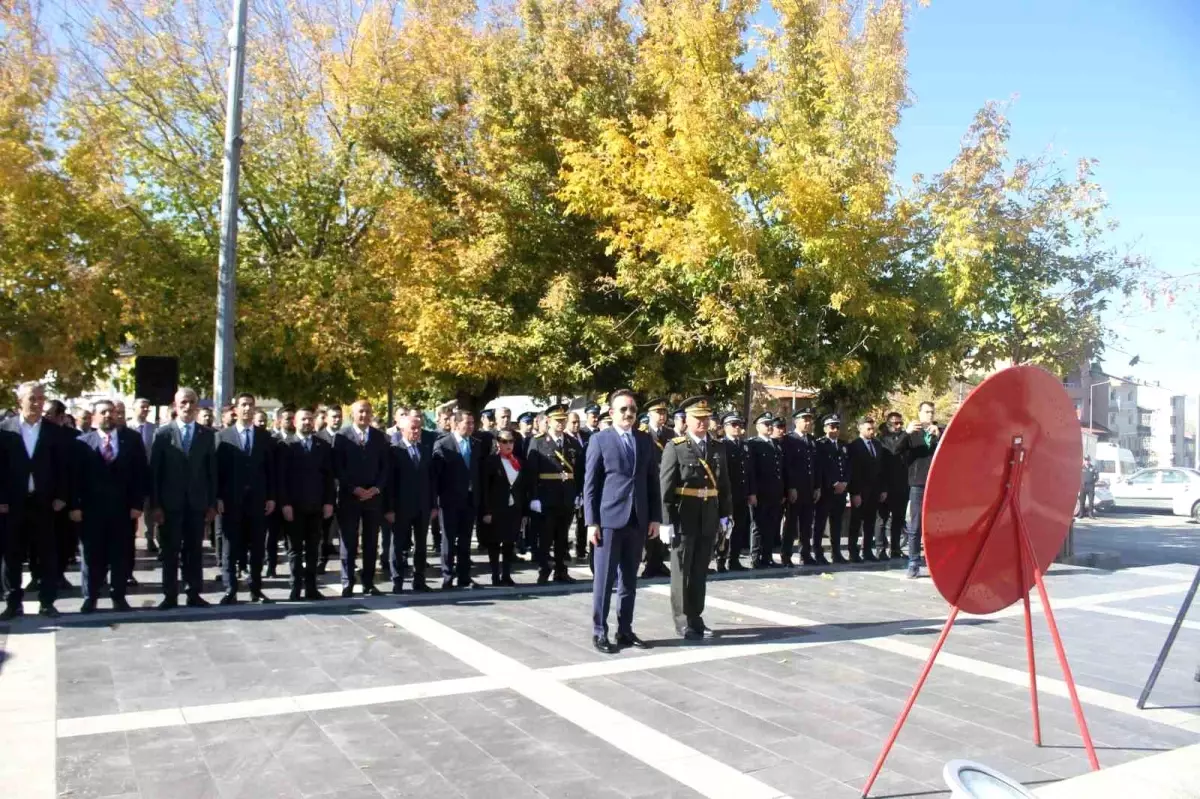 Muş\'ta Cumhuriyetin 102. Yıl Dönümü Coşkuyla Kutlandı