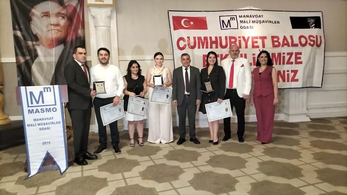 Cumhuriyet Balosu Manavgat\'ta Düzenlendi