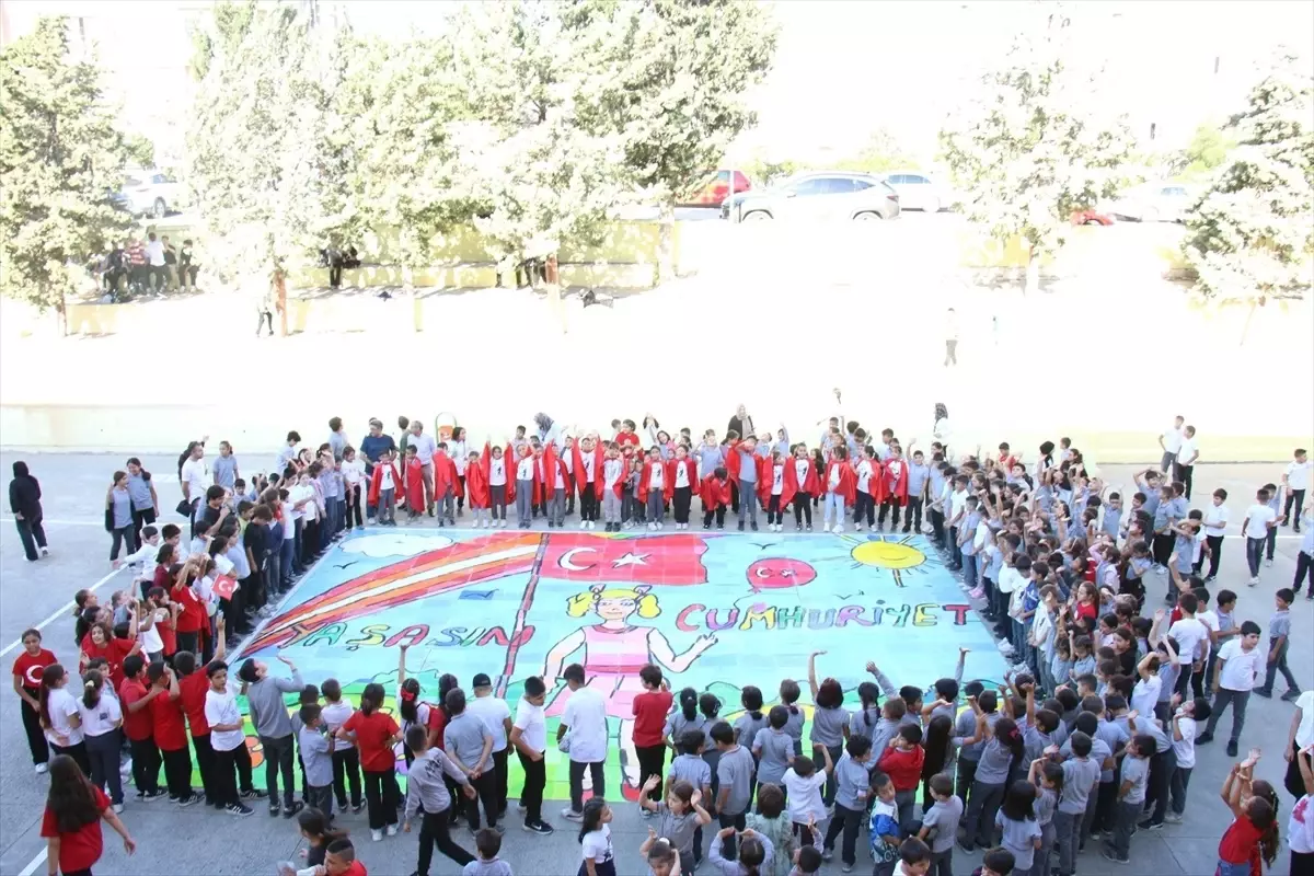 Erdemli\'de Cumhuriyet Yapbozu Hazırlandı