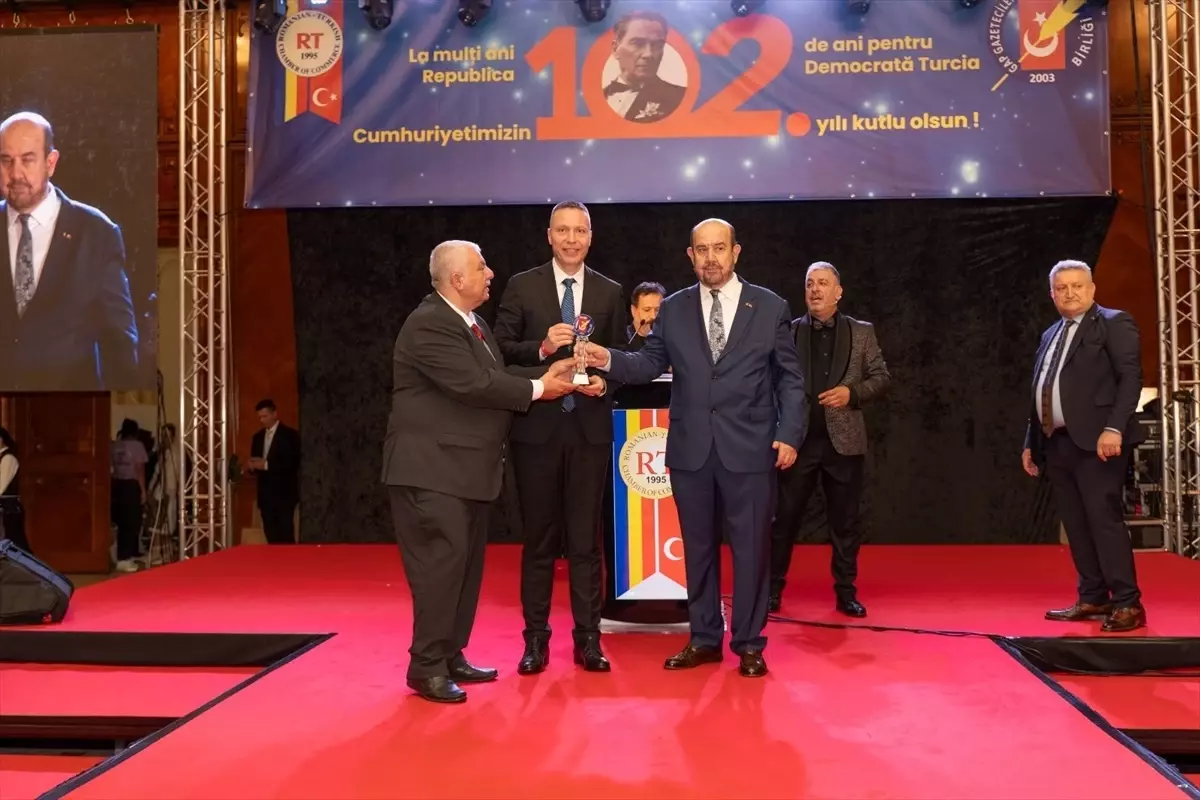 Vali Akbıyık, Yılın Valisi Seçildi