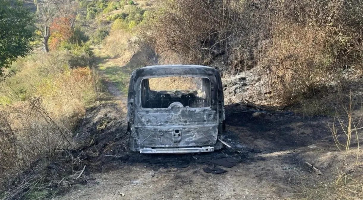 Nazilli\'de Kundaklama İddiası: Araç Yanarak Kullanılamaz Hale Geldi