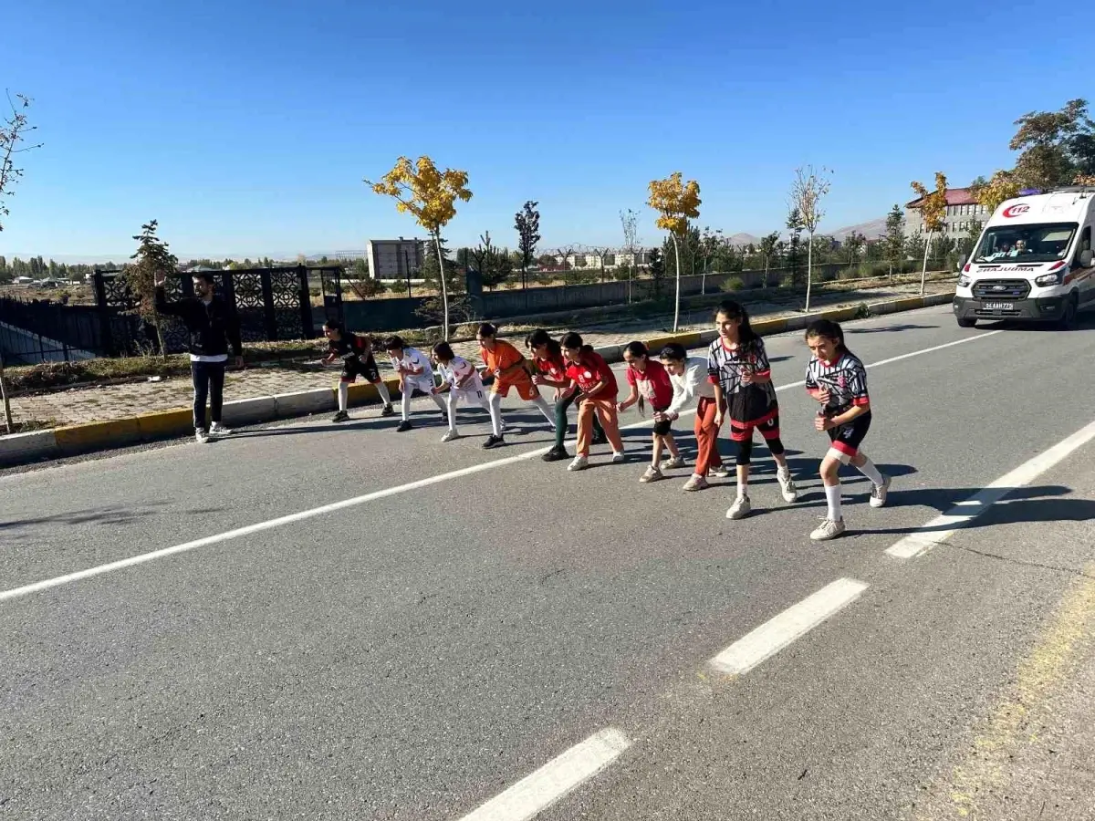 Cumhuriyet Koşusu Patnos\'ta Yapıldı