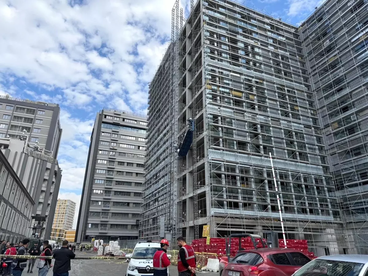 Bahçelievler\'de Yük Asansörü Kazası: 8 Yaralı