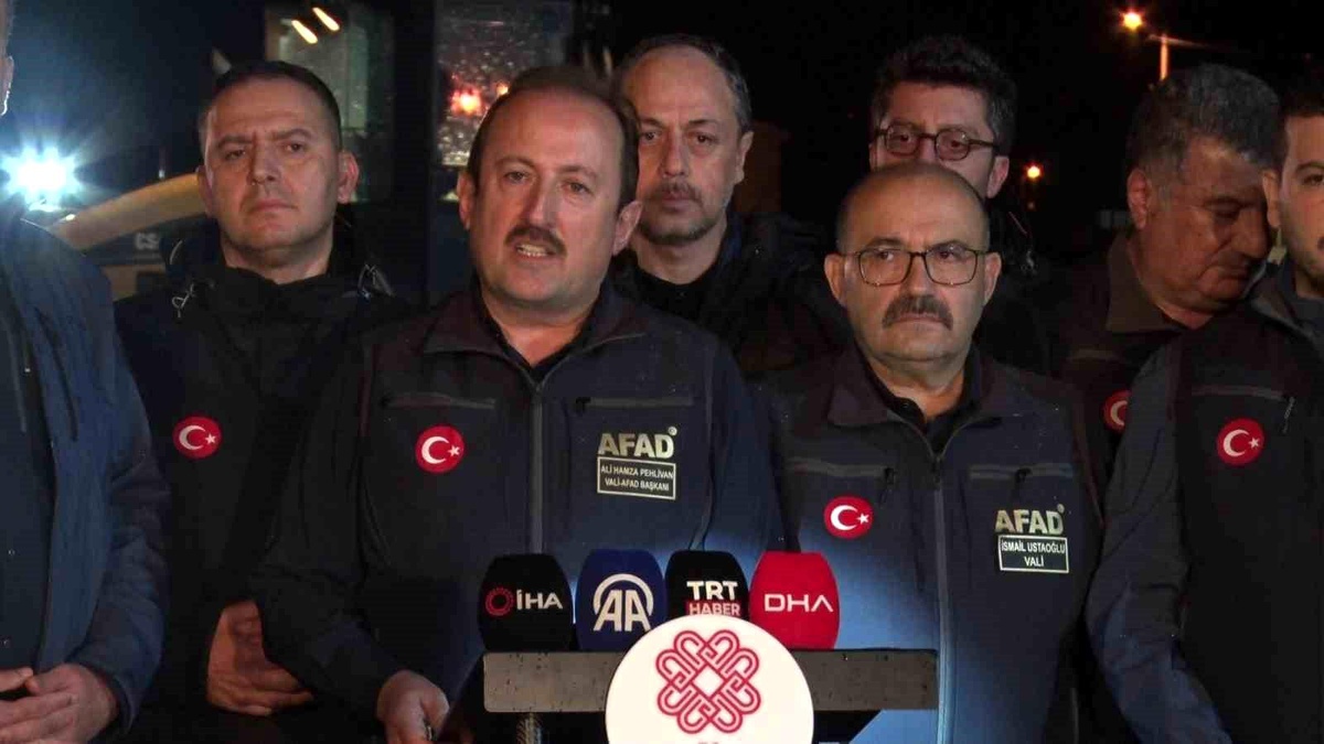 Sındırgı\'da Deprem Sonrası Yardım Seferberliği