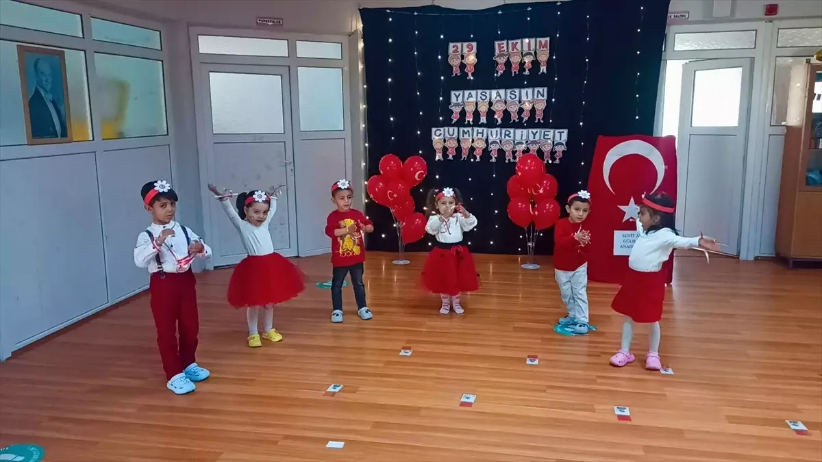 Tokat\'ta anaokulu öğrencileri 29 Ekim Cumhuriyet Bayramı\'nı kutladı