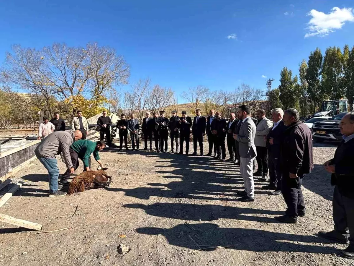 Ağrı\'da Yeni Hayvan Pazarı Projesinin Temel Atma Töreni Gerçekleşti