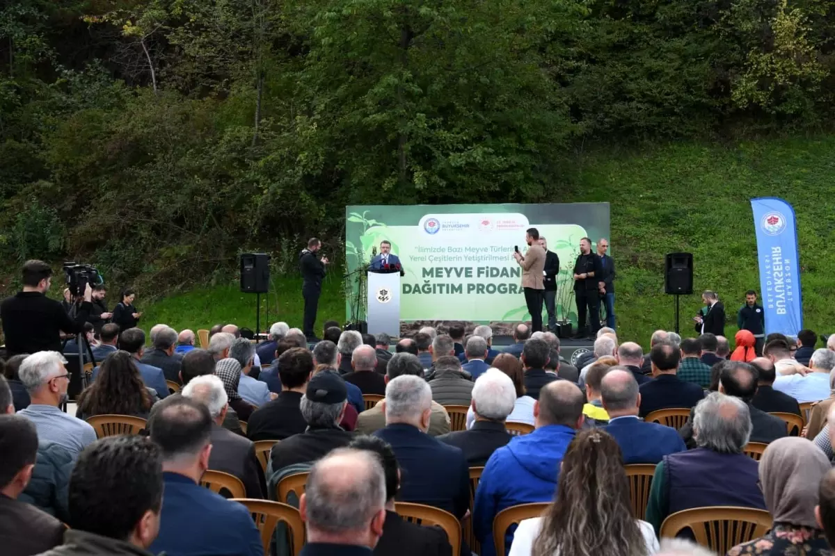 Trabzon\'da Yerel Meyve Fidanları Dağıtımı Yapıldı