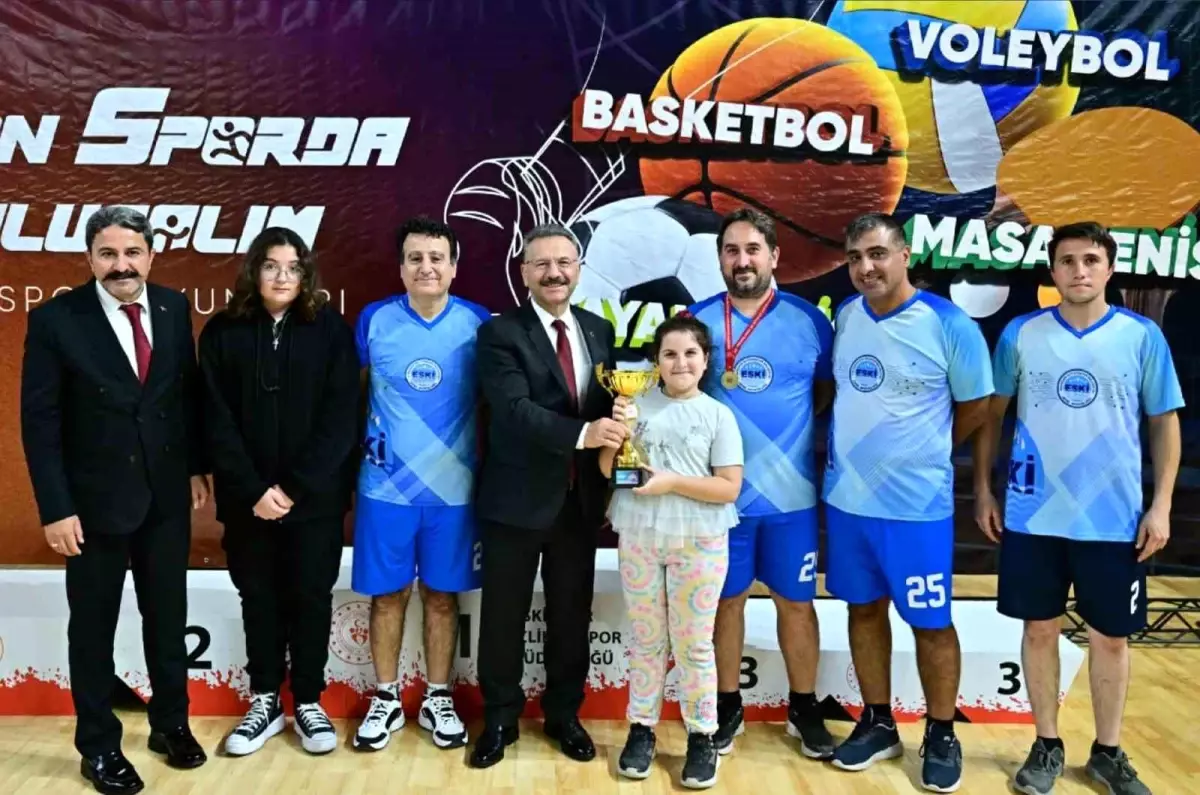 Kamu Spor Oyunları\'nda Ödül Töreni