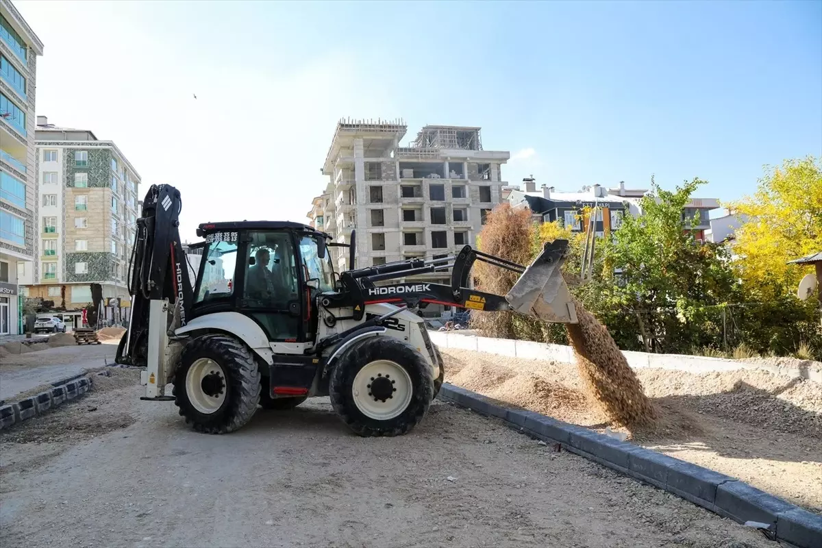 Van\'da Cadde Yenileme Çalışmaları Devam Ediyor