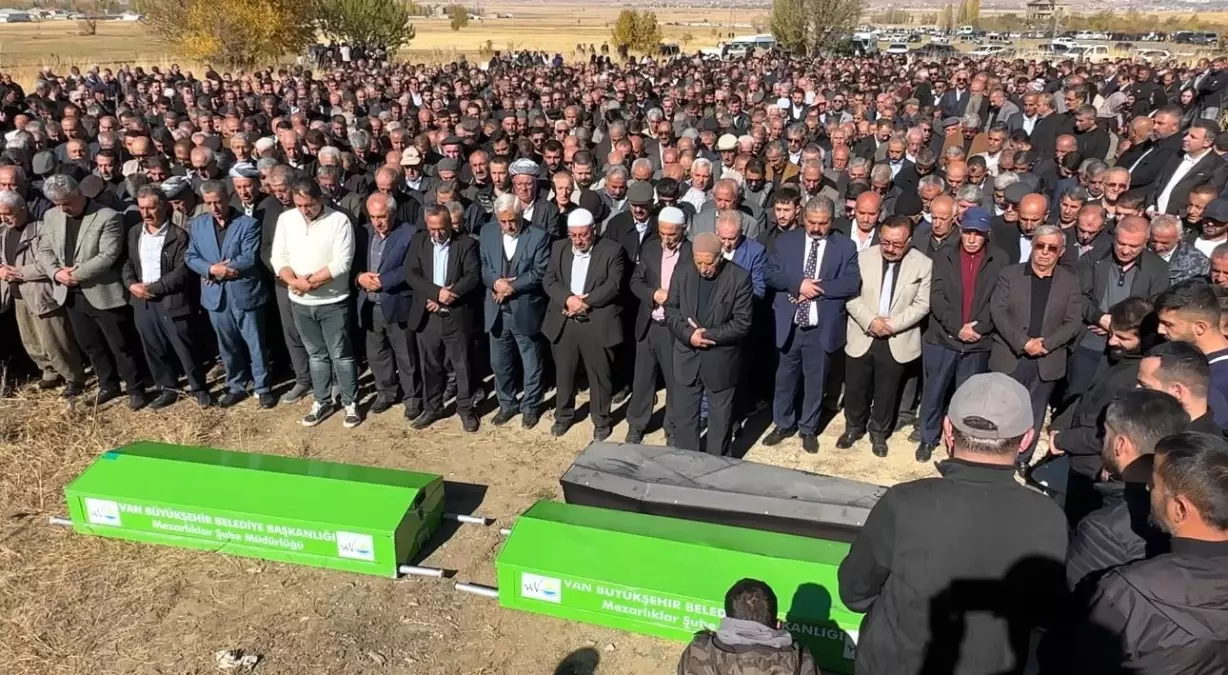 Hakkari\'de Trafik Kazası: 3 Ölü