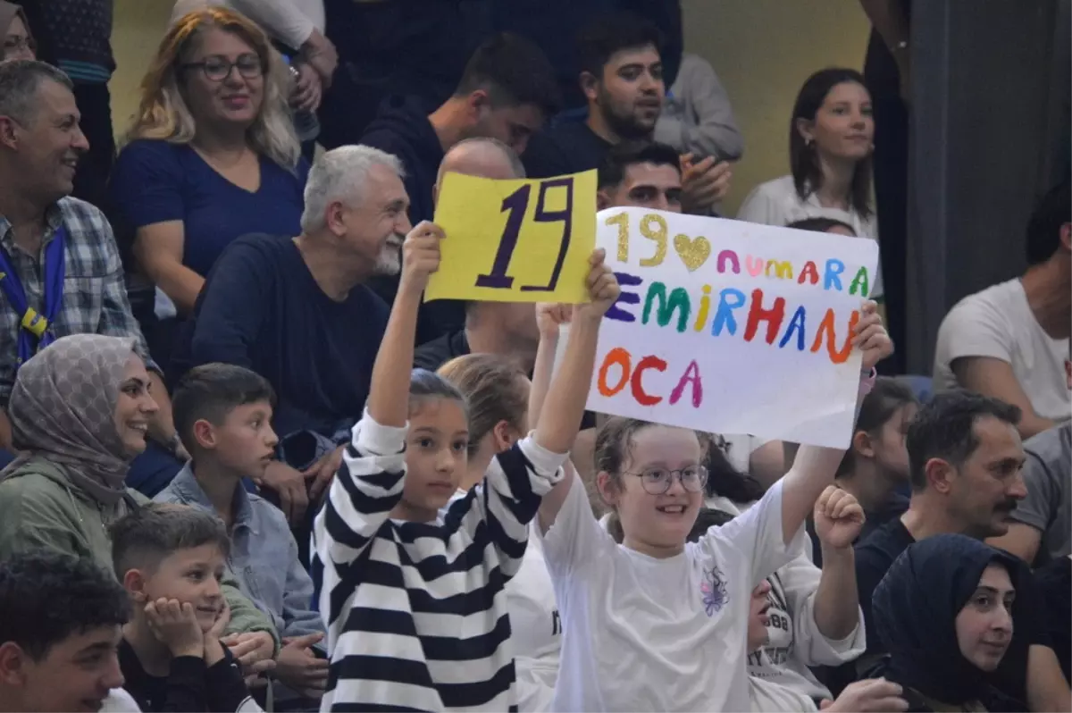 Yenişehir Belediyespor Voleybolda Galatasaray\'ı Yendi