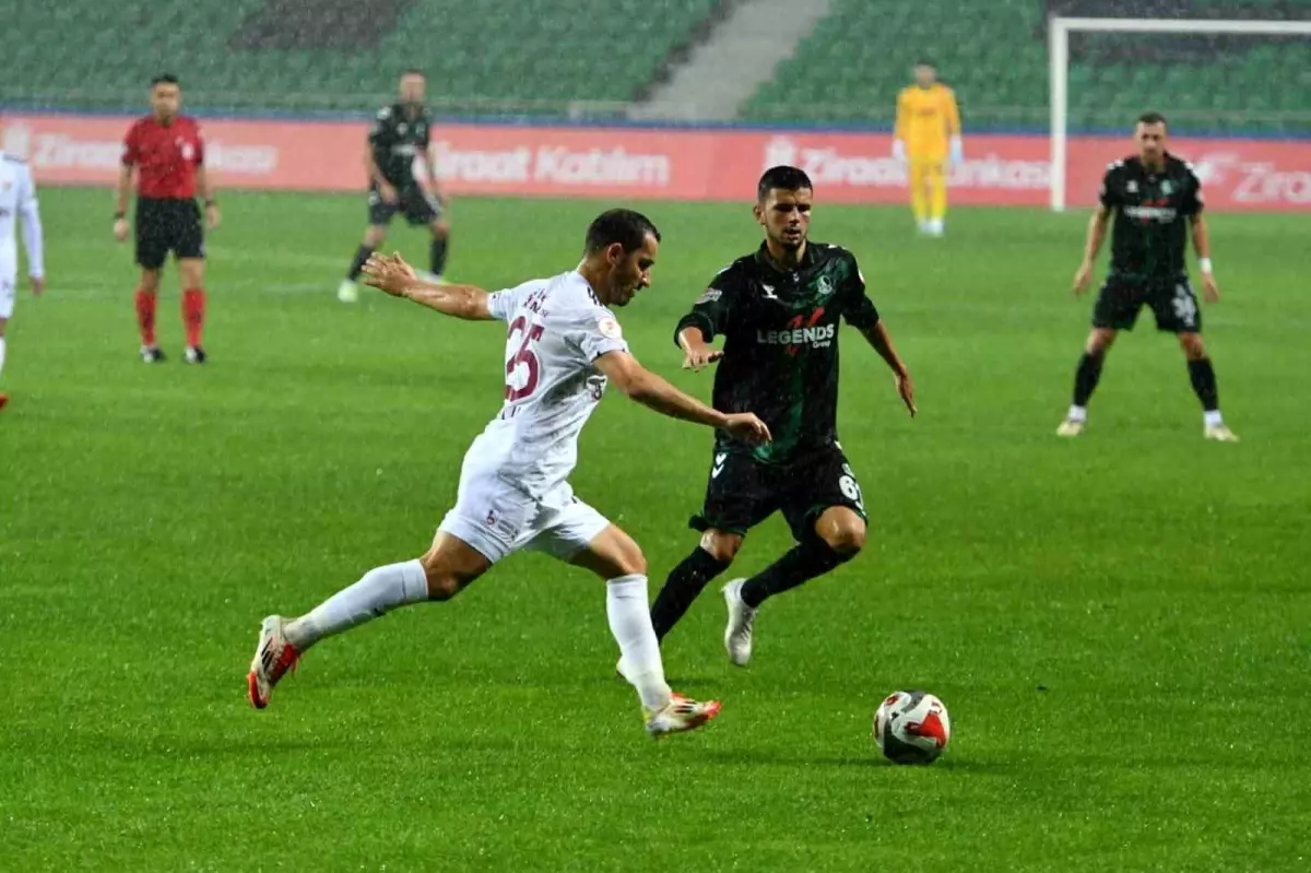 Sakaryaspor İnegölspor\'u 4-0 Mağlup Etti