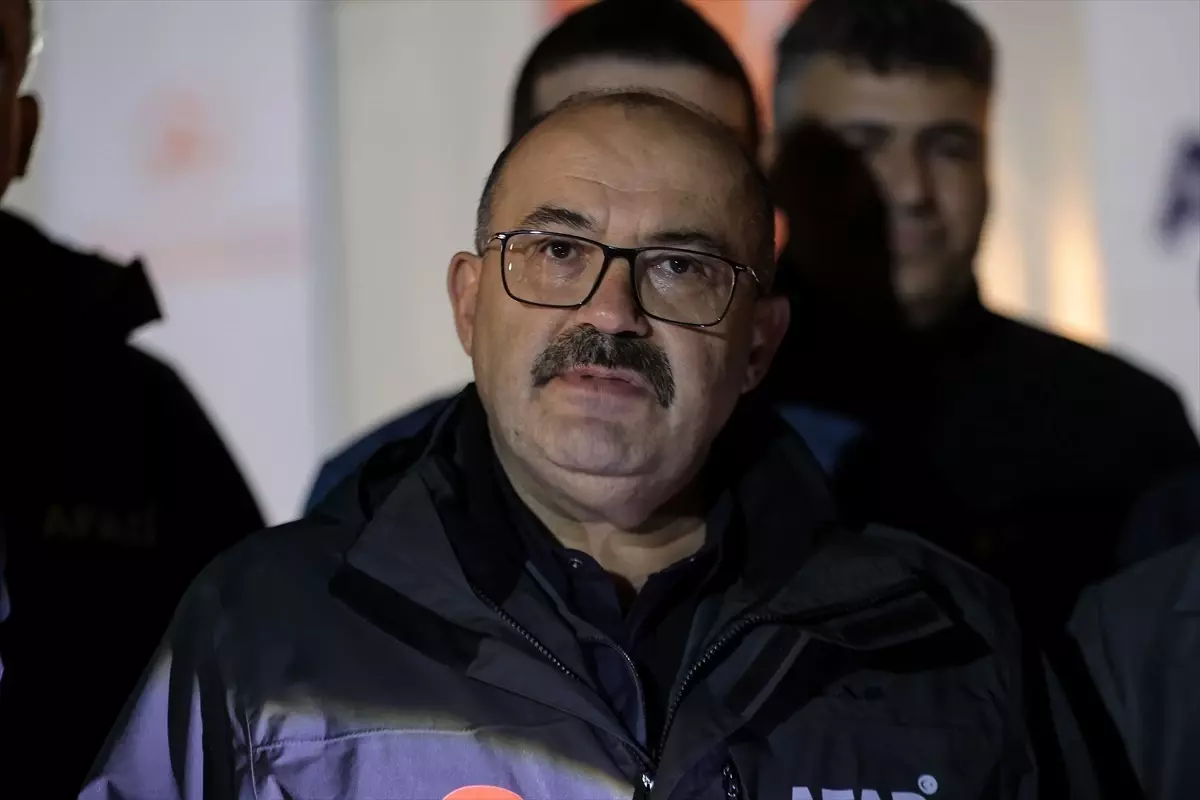 Sındırgı\'da Deprem Konteynerleri Kuruldu