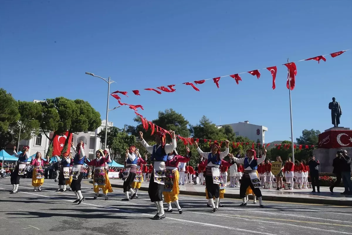 Antalya ve çevre illerde 29 Ekim Cumhuriyet Bayramı kutlandı