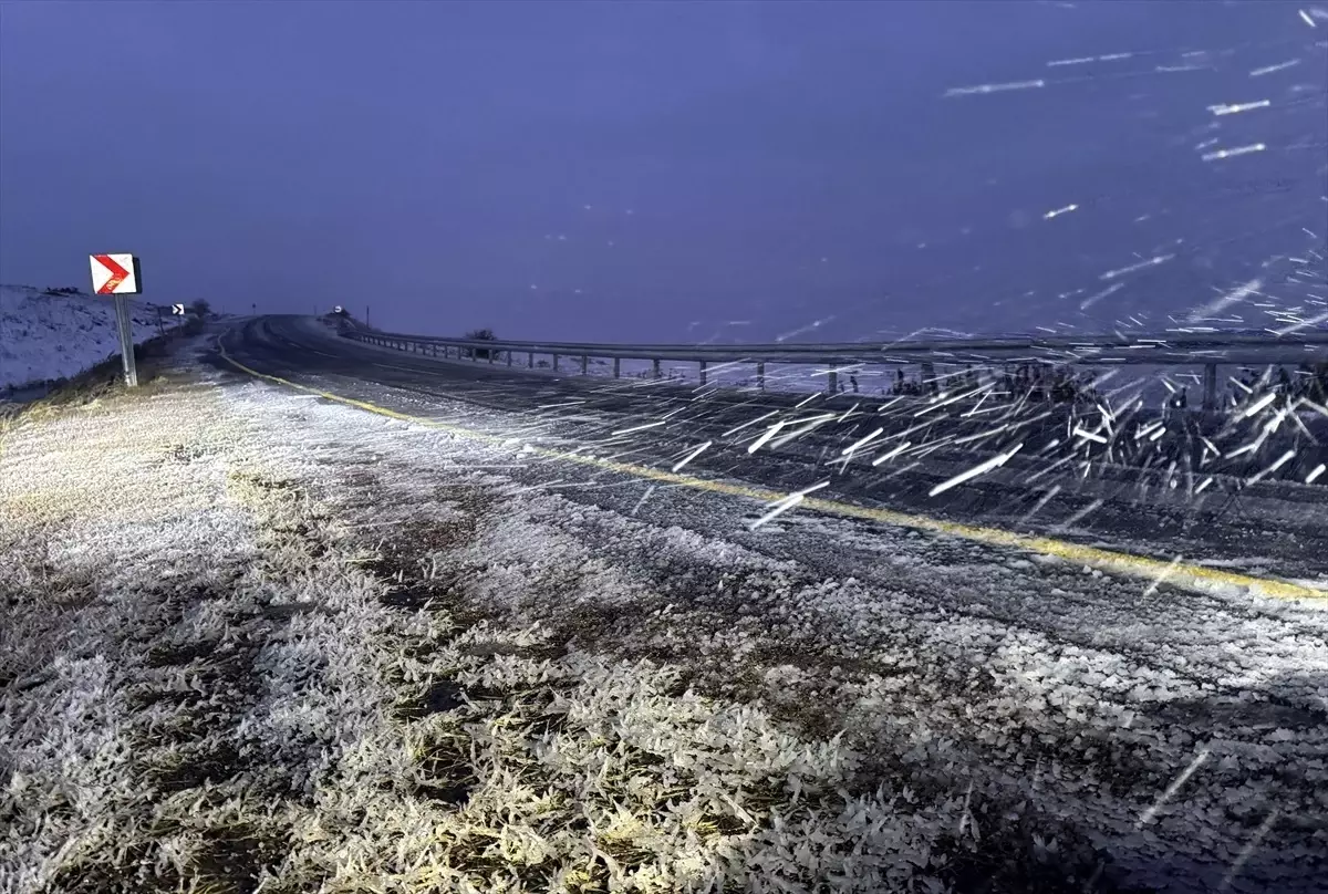 Ardahan\'da Kar Yağışı ve Buzlanma