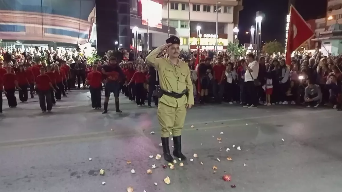 Nazilli\'de Coşkulu Fener Alayı