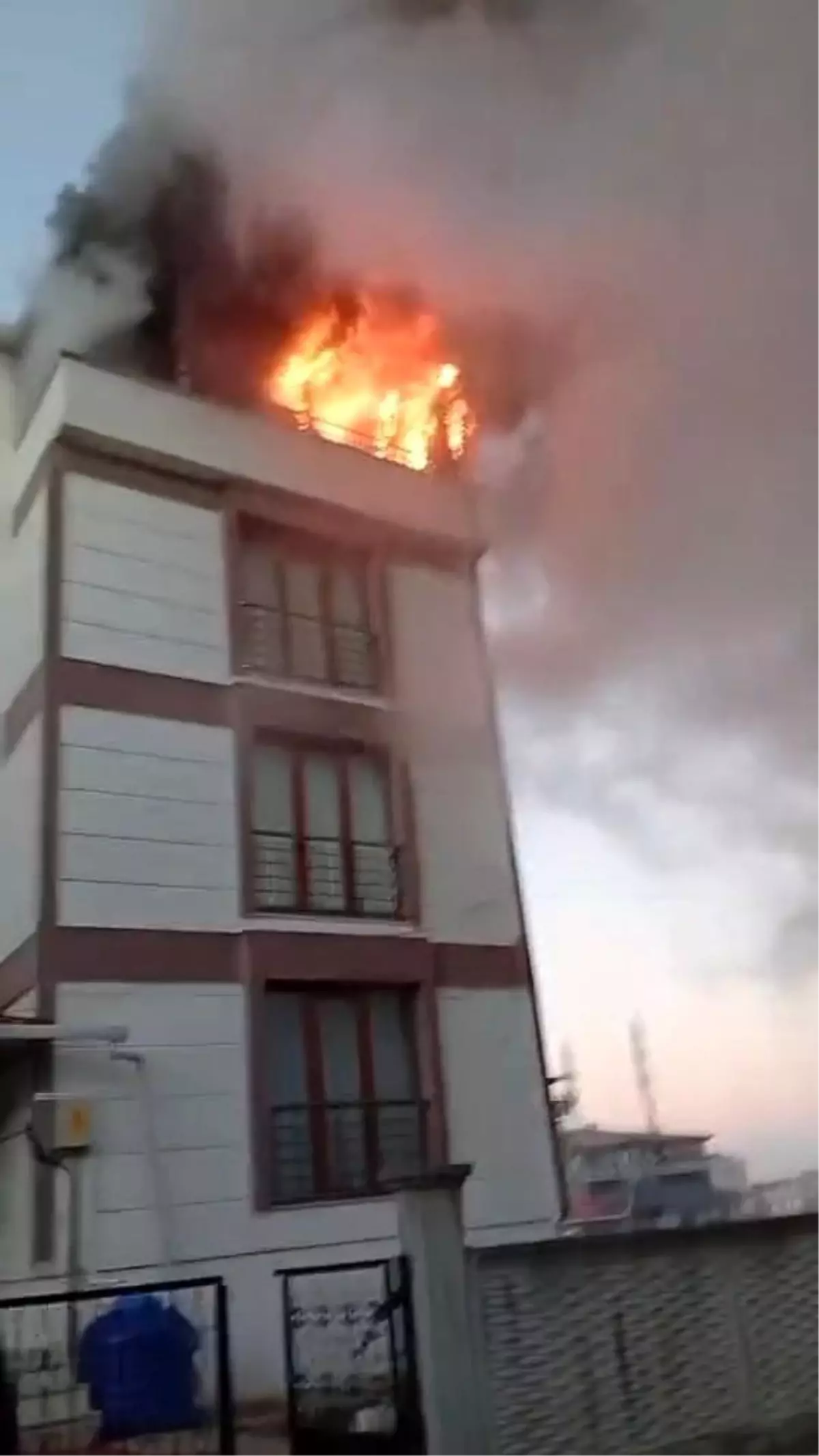 Çanakkale\'de Yangın Korkusu: Büyümeden Söndürüldü