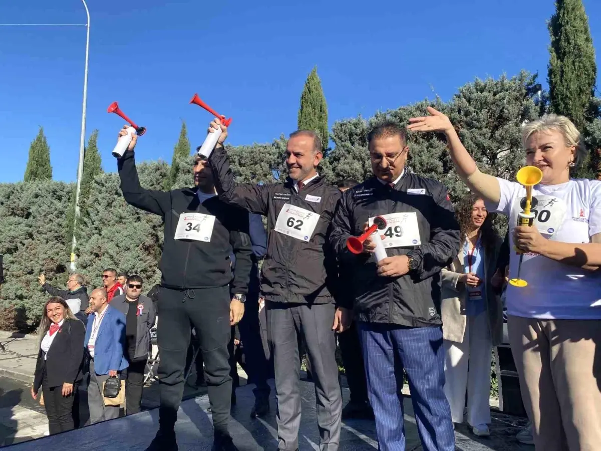 2. Uluslararası Sancaktepe Cumhuriyet Koşusu Düzenlendi