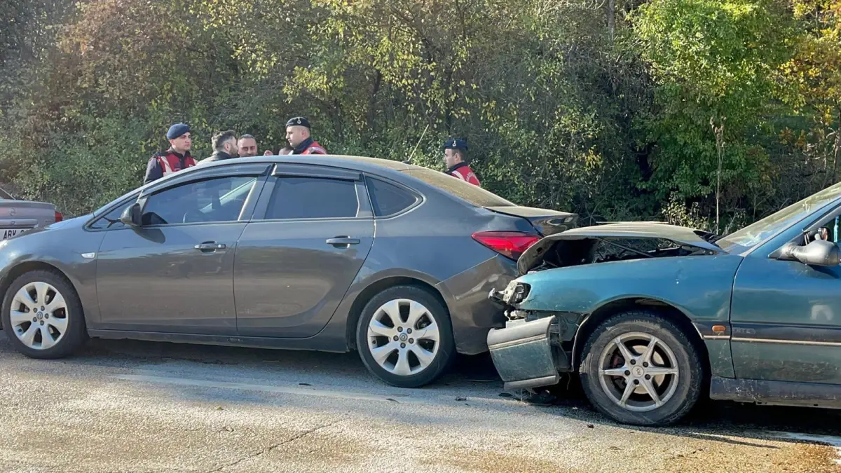 Bolu\'da Zincirleme Kaza: 3 Yaralı