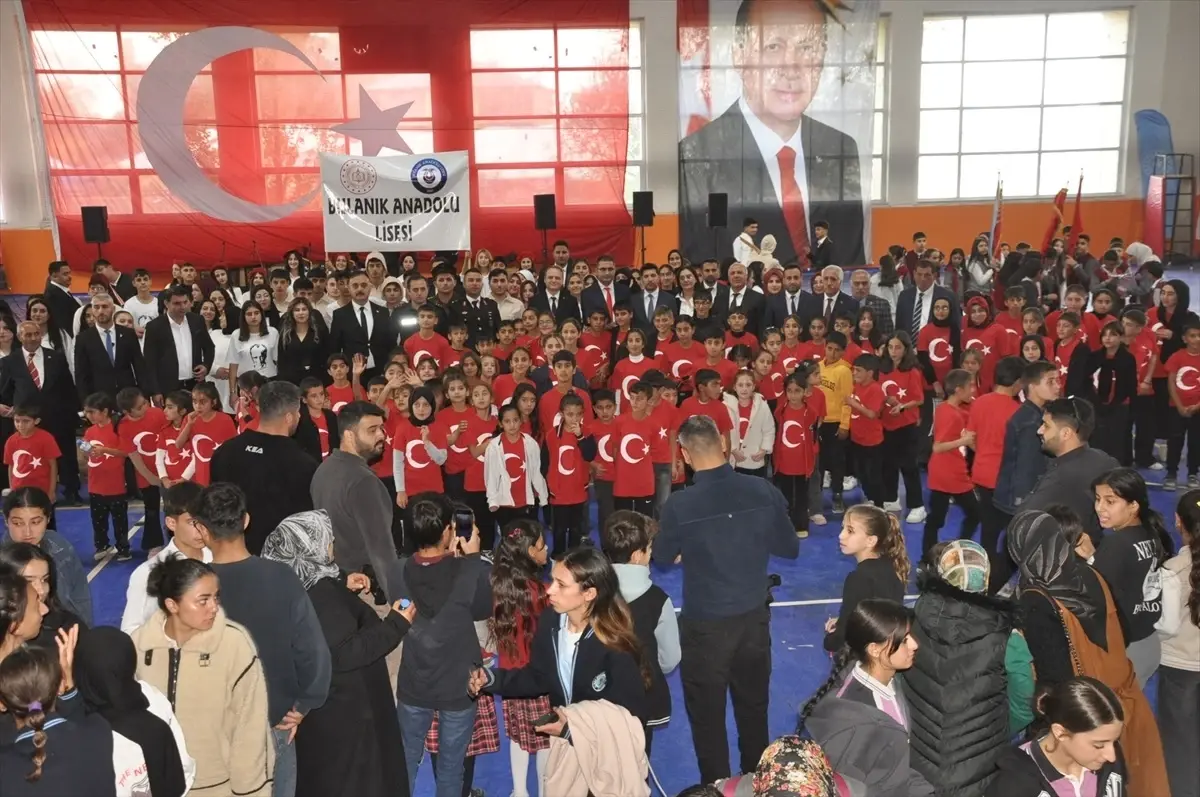 Muş\'ta Cumhuriyet Bayramı Kutlandı