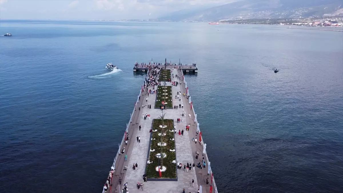 Deprem Sonrası Sındırgı Çalışmaları Devam Ediyor