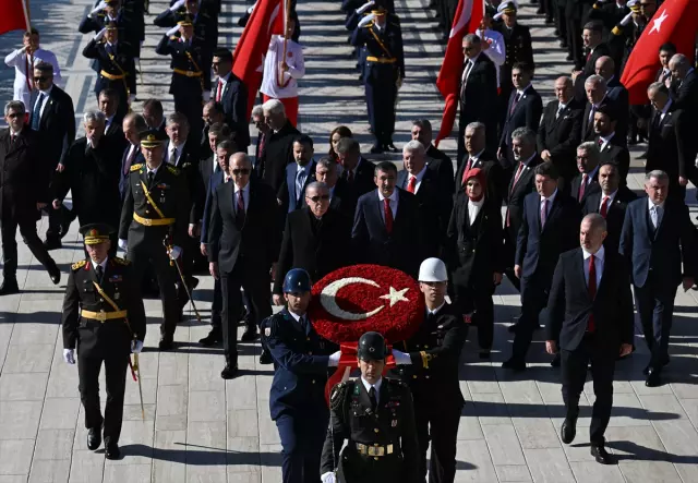 Cumhurbaşkanı Erdoğan, Anıtkabir'de! İşte Özel Defter'e yazdığı not Cumhurbaşkanı Erdoğan, Anıtkabir'de! İşte Özel Defter'e yazdığı not