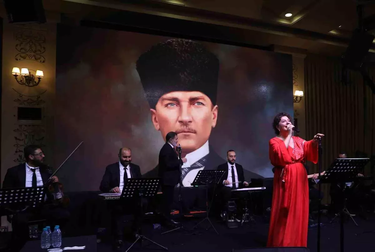 Cumhuriyetin 102\'inci yılı Büyükçekmece\'de coşkuyla kutlandı