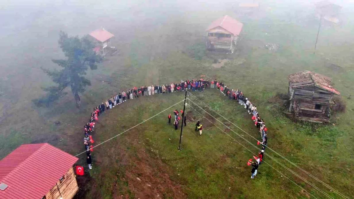 Eşsiz manzaraya sahip yaylada Cumhuriyet Bayramı coşkusu