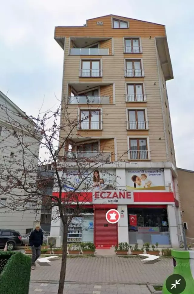 Gebze'de 5 katlı bina çöktü! Enkaz altında kalanlar var Gebze'de 5 katlı bina çöktü! Enkaz altında kalanlar var