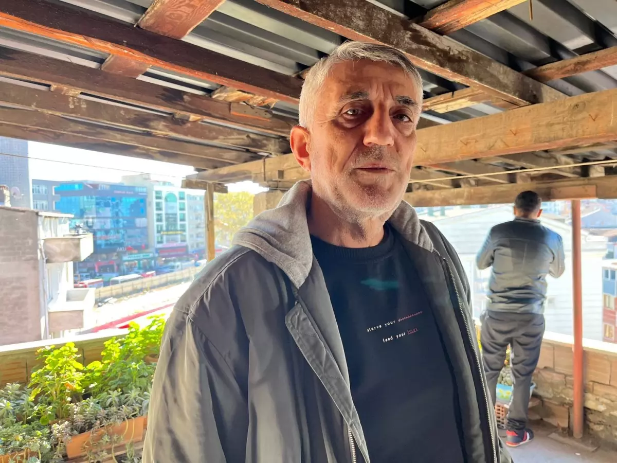 Gebze\'de Yıkılan Binada Aile Kurtarılmayı Bekliyor