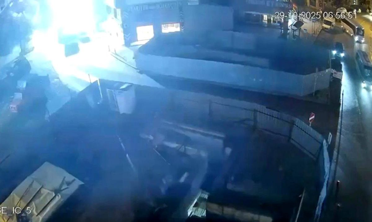 Gebze\'de Bina Yıkıldı: 2 Çocuk Cansız Bedeni Bulundu